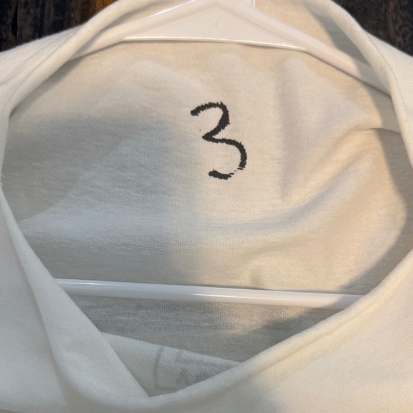 Yeezy - Picture 2 of 4